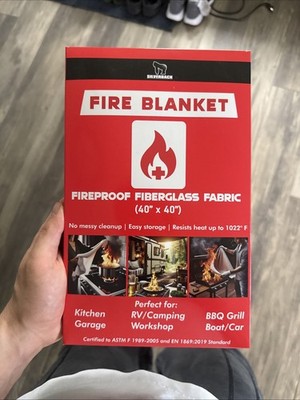 Silverback 40'' X 40'' Fireproof Fiberglass Fire Blanket