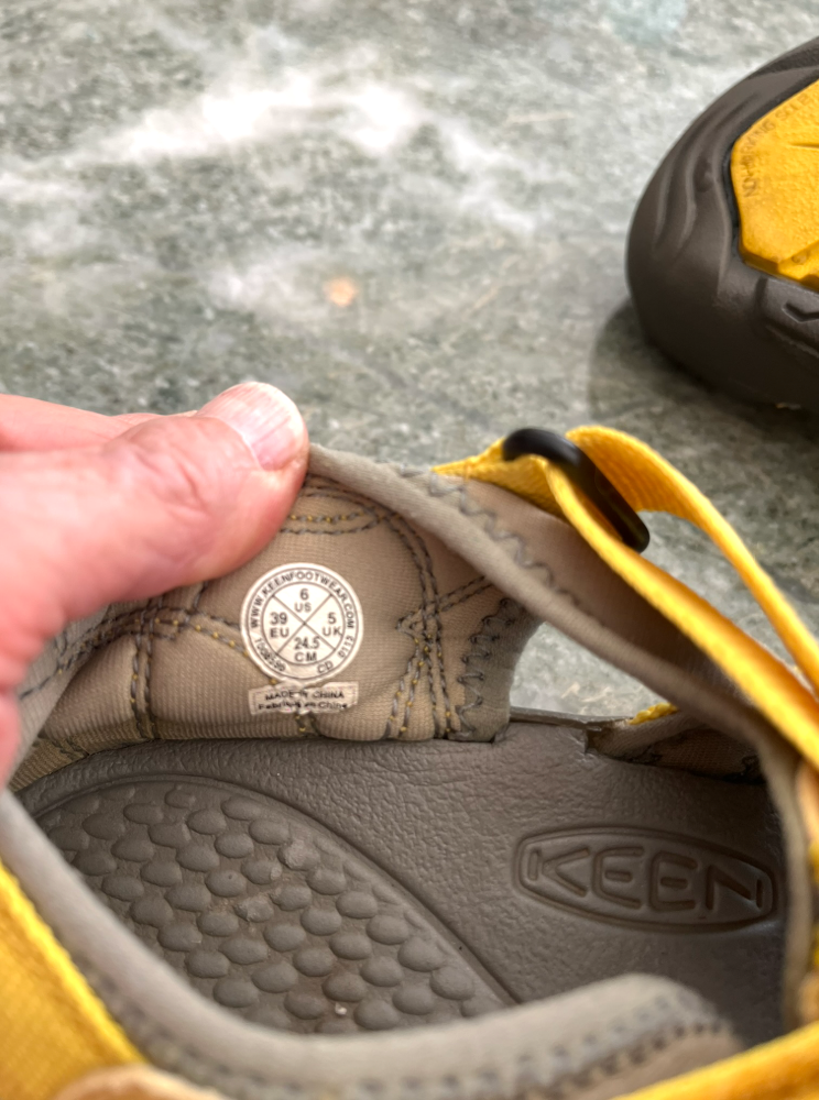 Sandali acqua KEEN Newport H2 unisex adulto taglia 6 giallo usati in ottime condizioni