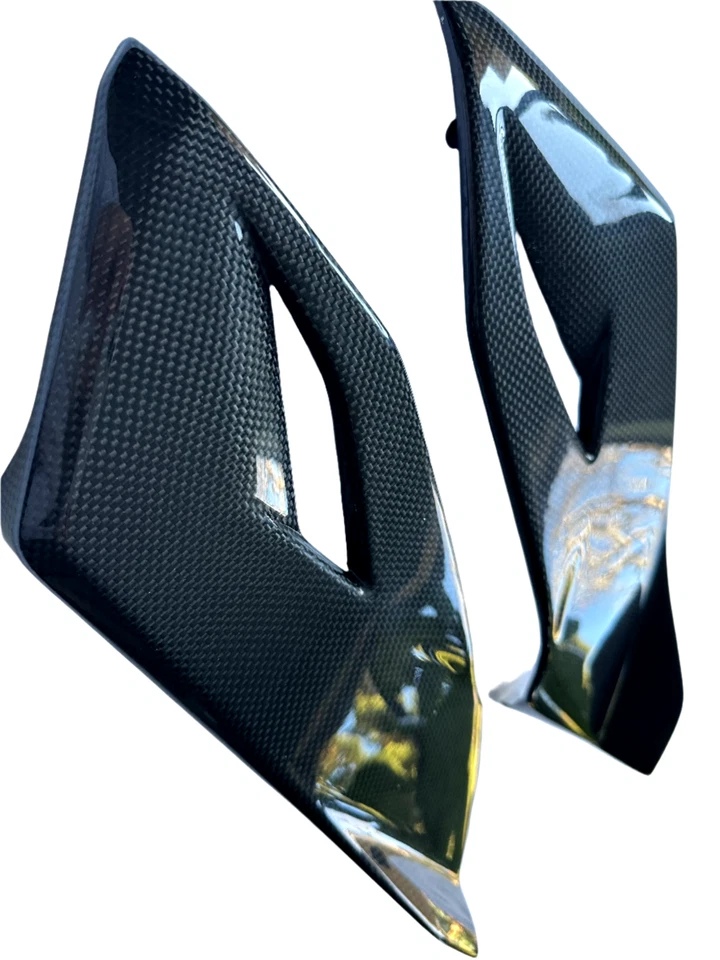 MV Agusta Brutale 920, 990R, 1090RR Tank Side Panels - 100% Carbon Fiber - Image 2 of 3