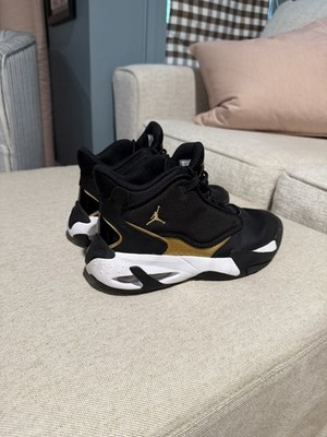 Size 6.5 Youth (GS) Jordan Max Aura 4 Mid Black Metallic Gold Basketball Shoes