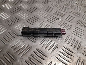 Audi Q5 SQ5 2010 Antennenverstärker Signalverstärker 8R0035225C ATV34301