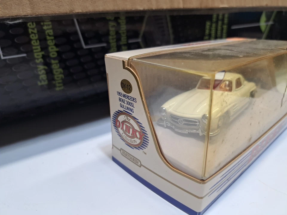 THE DINKY COLLECTION MATCHBOX DY 12 BLANCO 1955 MERCEDES BENZ 300SL 1:43 Leer Foto 3 de 4
