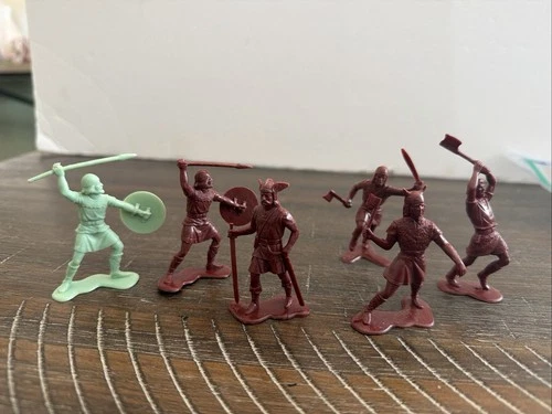 MARX FIGHTING KNIGHTS CARRY ALL PLAYSET 54MM VIKINGS Lot
