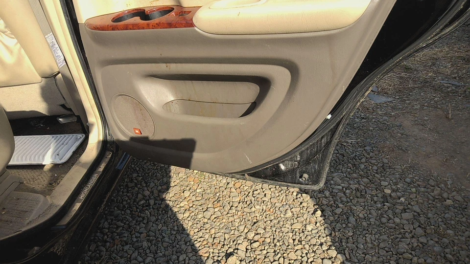 05 TOYOTA HIGHLANDER Rear Door Passengerblack=202 Rust On Upper Pillar Foto 3 de 3