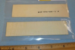 Lot of 2 "SEAT BELTS MUST REMAIN FASTENED" PLACARDS 204-072-230-1 (AVIATION)