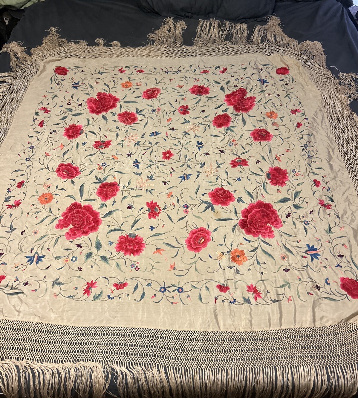 Mantón vintage bordado floral de seda con flecos para piano/flamencos "MANTON DE MANILLA"