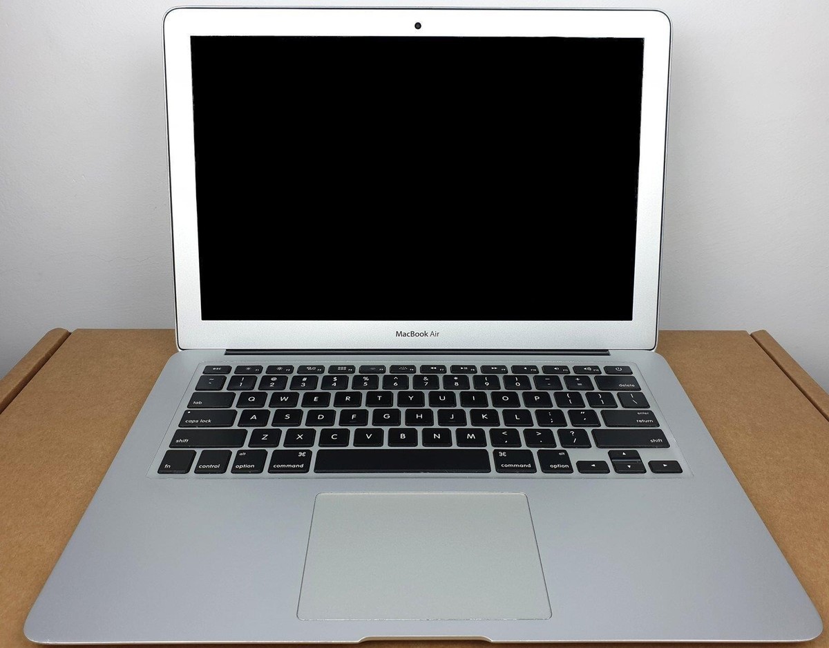 APPLE MACBOOK A1466 (i5) 8GB 128GB WITH DOTS ON SCREEN 7/10 APPLE MACBOOK A1466 (i5) 8GB 128GB WITH DOTS ON SCREEN 7/10