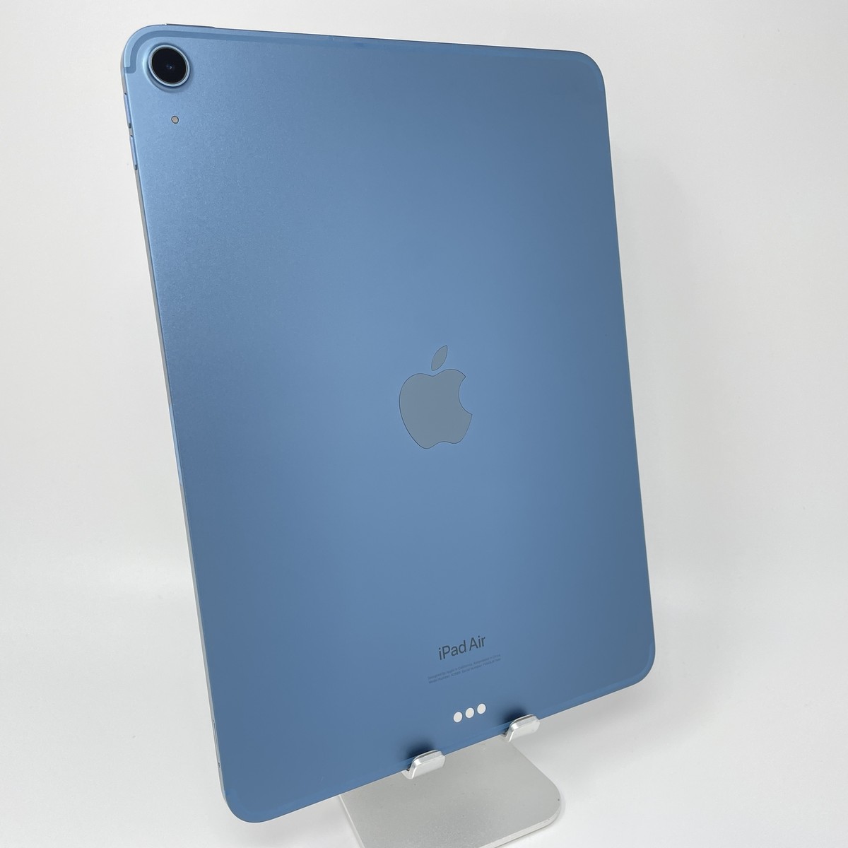Apple iPad Air 5th Gen 256GB Blue Unlocked Very Good Condition