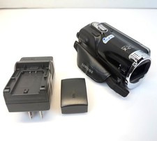 Samsung HMX-F90 HD Camcorder Black w/ Battery  Charger - Tested WORKS
