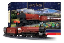 Hornby Playtrains R9370SSM Harry Potter Hogwarts Express w/Steam Battery Powered