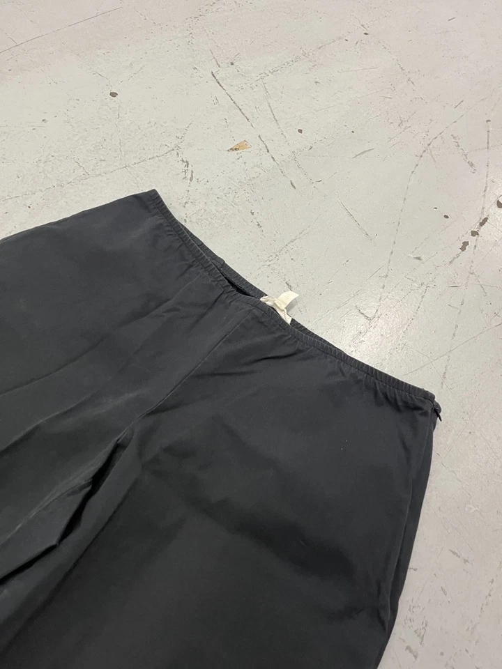 Pantalones deportivos para mujer Eileen Fisher grandes negros elásticos pierna recta cremallera lateral mosca Foto 3 de 4