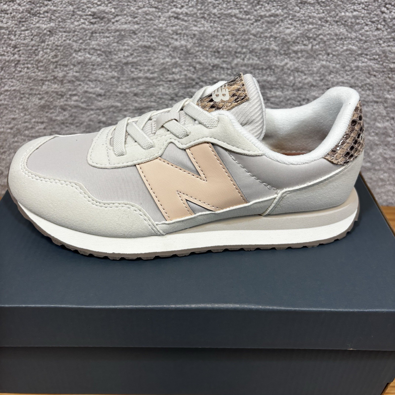 New Balance Kids’ 237 Bungee Sneakers Girls Sz 2 Beige Pink New Balance Kids’ 237 Bungee Sneakers Girls Sz 2 Beige Pink