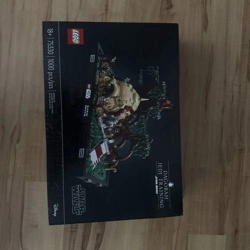 LEGO Star Wars: Dagobah Jedi Training Diorama (75330)