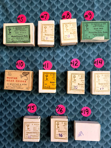 LOT (32) boxes MUSTAD Assorted FLY TYING HOOKS Many sizes OSLO NORWAY ~ NOS ~ - Picture 5 of 13