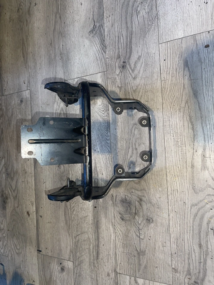 1990 90 铃木 GSX1100F Katana 后尾灯制动灯支架 — 第 4/4 张图片