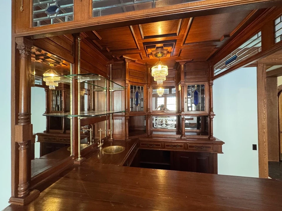 English Corner Pub Bar 74x78 95 H Vidrio con plomo Latón Fregadero Grifo Cistal Accesorio Foto 2 de 4