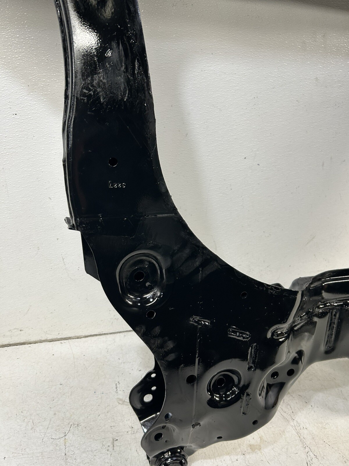 2017-2020 Nissan Pathfinder 3.5 AWD front crossmember sub frame cradle subframe