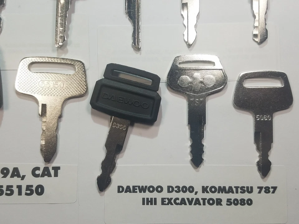 (12) Keys Cat, John Deere, Komatsu, Kato, John Deere, Kubota, Bobcat, Liebherr - Image 4 of 4