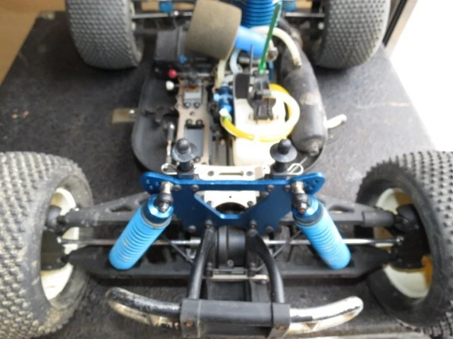 1/8 Scale Sportwerks Mayhem Truggy and Parts Lot - Image 2 of 4