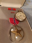 Ww2 American Vet Estate Items.Cased Bronx Star .Engraved Medal — photo 2