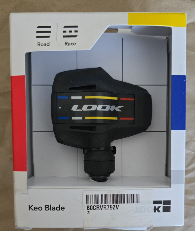 Sealed box LOOK KEO Blade Carbon Pedals - 53 Q Factor - 8 Blade retention black