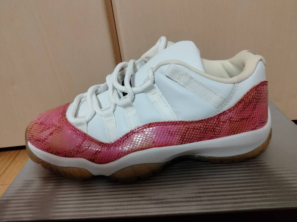 NIKE Men 8.0US Air Jordan 11 Low Pink Snake Skin Pattern 833003 