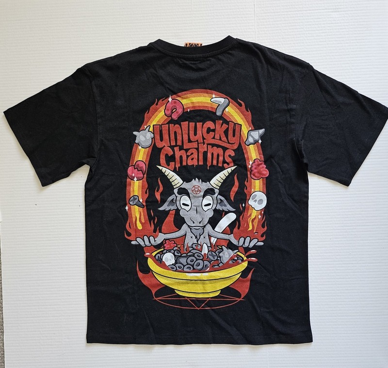 New  Sz Small Unlucky Charms Black Halloween T-Shirt Unisex 