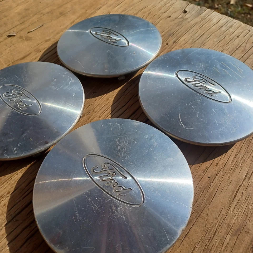 Juego de 4 tapas centrales Ford Crown Victoria Taurus, 1995-1999, p/n F58A 1A096 KB S2 Foto 2 de 3