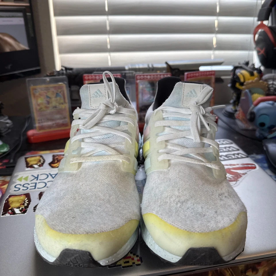 Zapatos para hombre Adidas Ultraboost talla 9 Foto 3 de 4