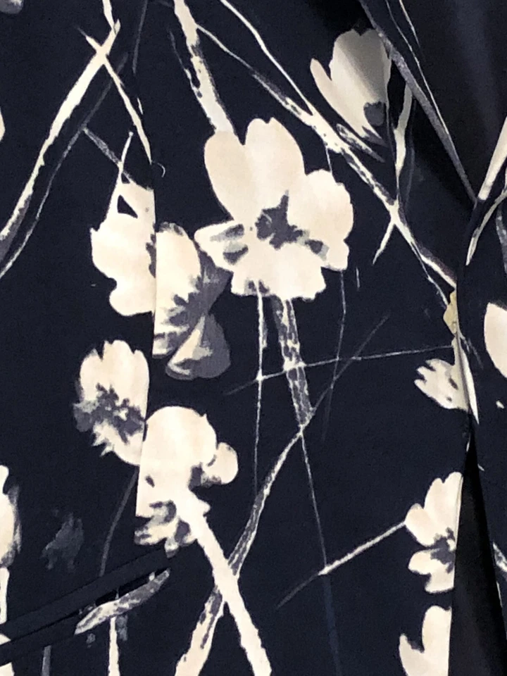 Chaqueta forrada de manga larga para mujer Cynthia Rowley azul marino marfil diseños florales mediana Foto 4 de 4