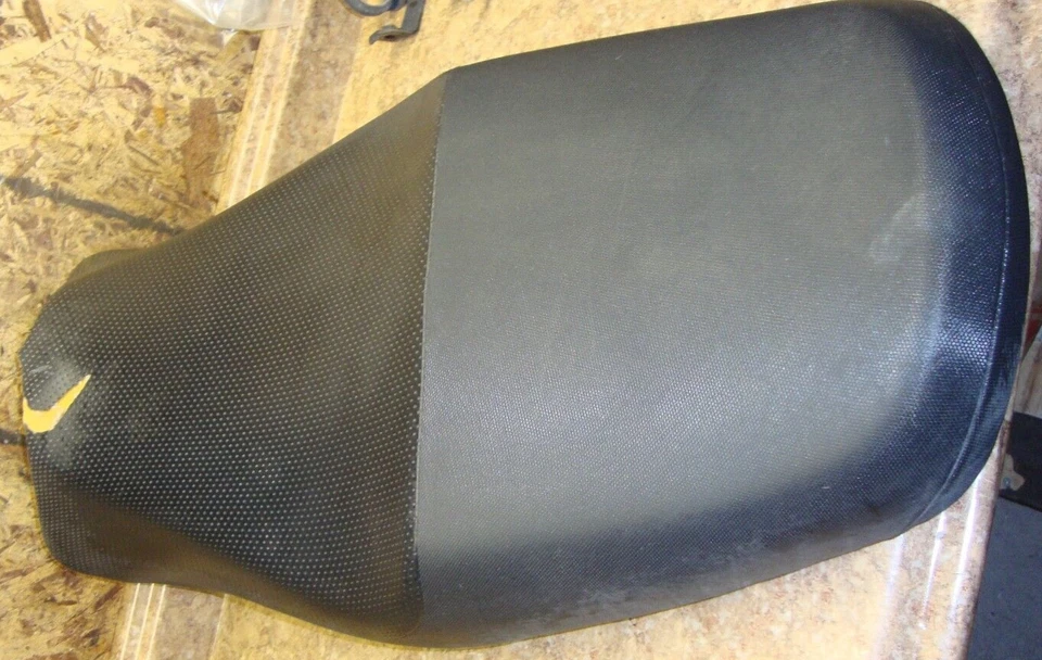 2003 Suzuki GSF1200 GSF 1200 Bandit Front Rear Seat Driver Passenger Ryder 03 - Image 3 of 4