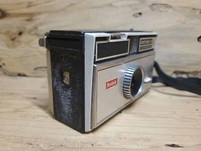 Vintage 1960's Kodak Instamatic 104 Camera w/ Wrist Strap UNTESTED