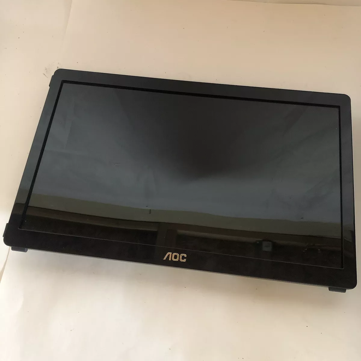 Portable aoc monitor outlet