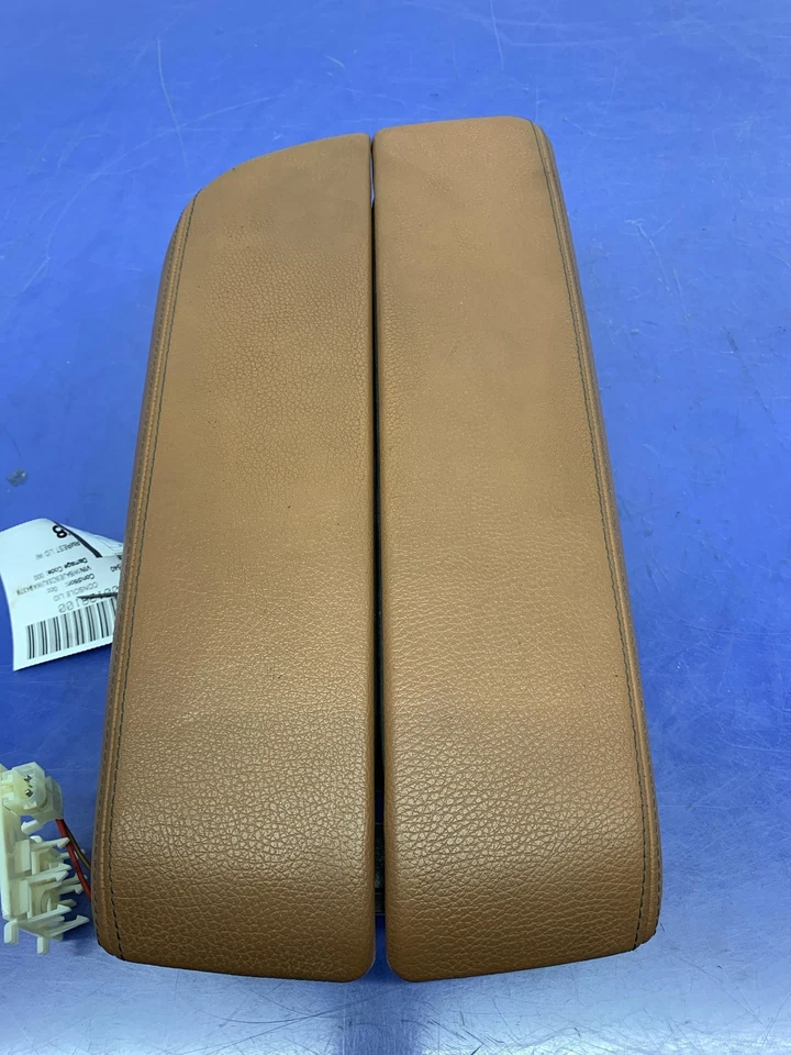 BMW 540i G30 2017-2022 OEM consola central tapa con almacenamiento y USB *luz sangría* Foto 4 de 4