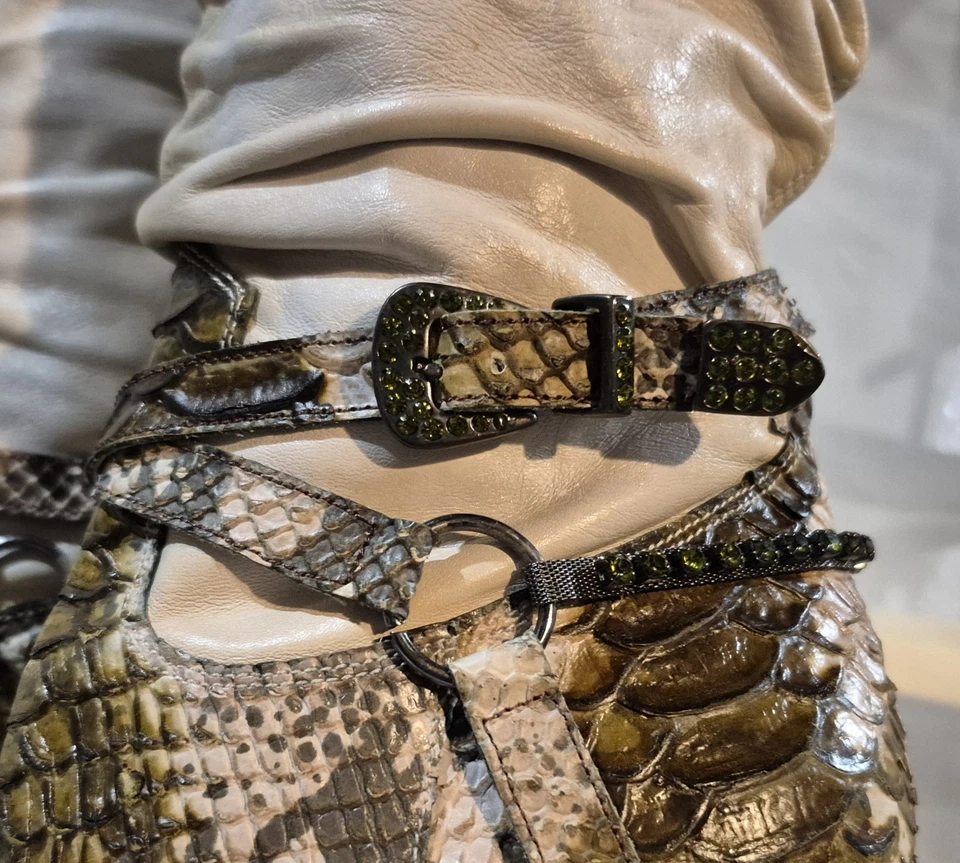 Botas Aldo Crema Marrón Negro Estampado Piel de Serpiente Tacón Alto Hasta la Rodilla 36/5.5 Foto 4 de 4