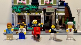 Lego Parisian Restaurant 10243 Modular Building Creator 100% Complete Set Toy