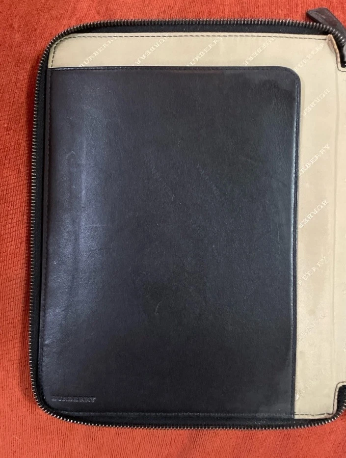 Burberry Haymarket Check Recubierto Logo Lona iPad 2 Cremallera Funda Negra Foto 3 de 4