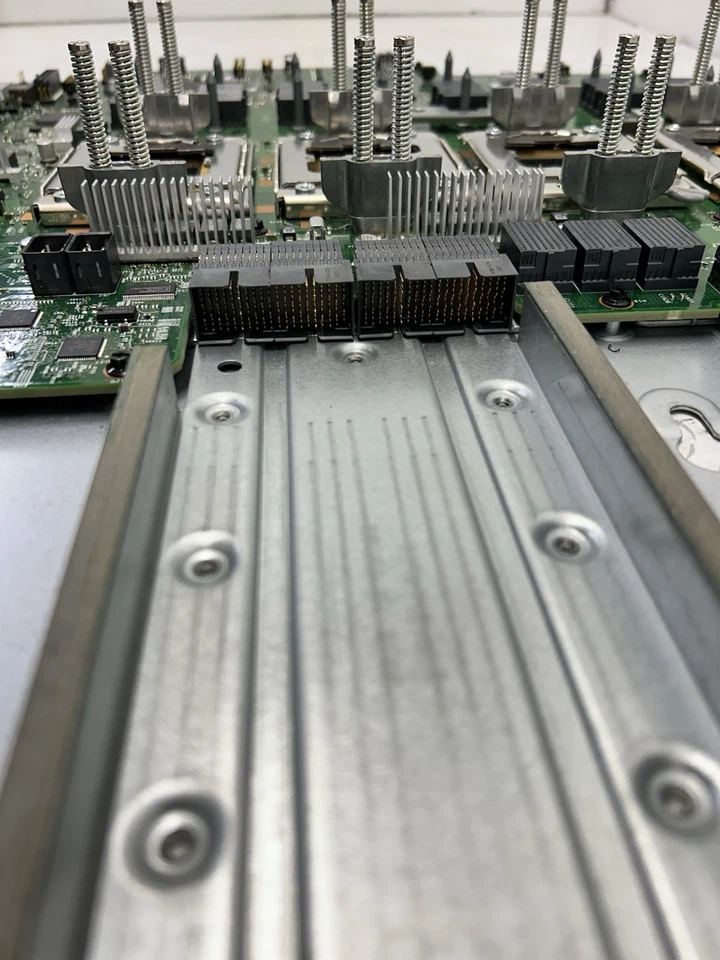 88Y5888 IBM MAINBOARD SOCKET 370 FOR IBM SYSTEM X3850 X5 X3950 X5 - Image 4 of 4