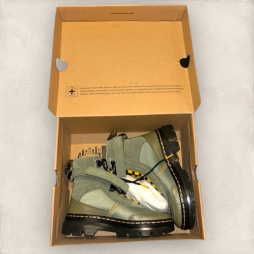 Dr. Martens Combs Tech Leather Suede Casual Boots Unisex M4/W5 Green Khaki New - Picture 2 of 10