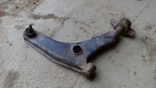 Mitsubishi Carisma I 1.6 DA1A Querlenker hinten rechts