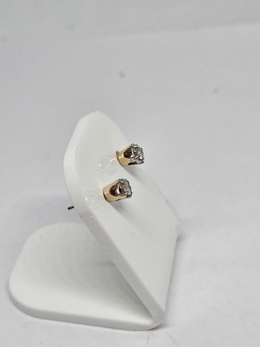 10ct gold diamond studs - Picture 3 of 4