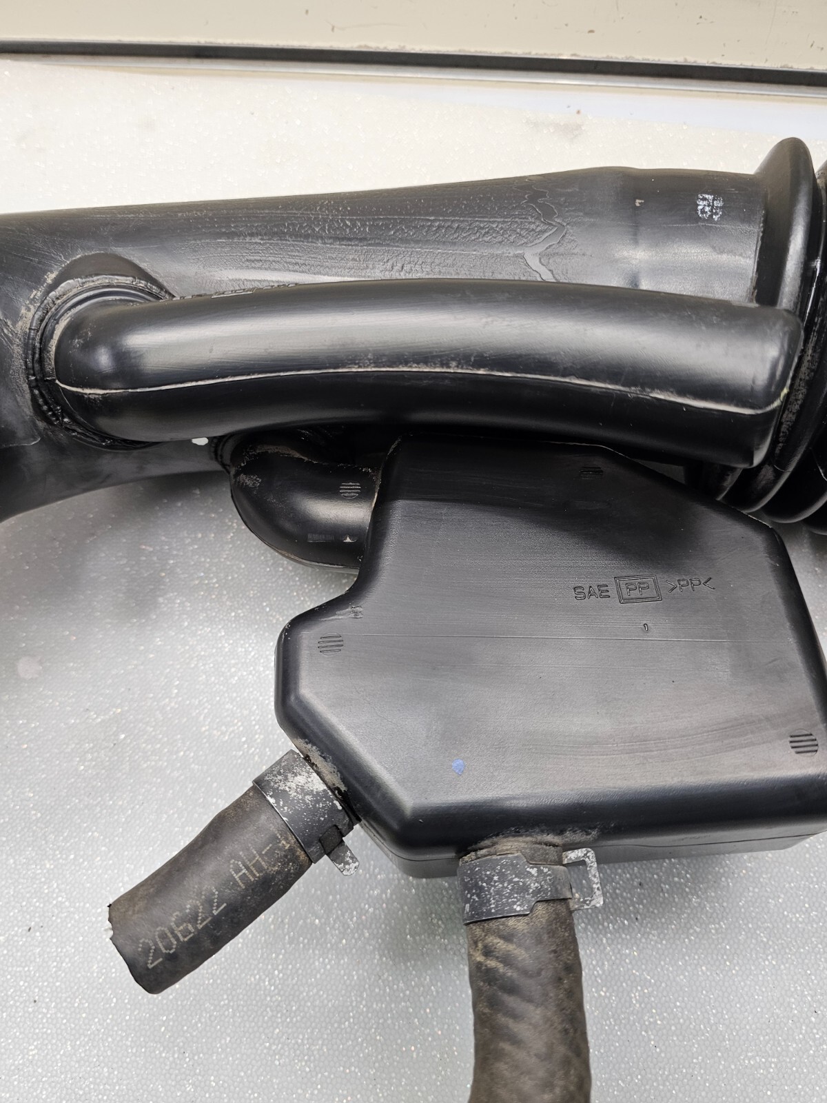 🔥2004-2008 Nissan Titan Armada Air Intake Cleaner Hose Tube Duct 5.6L Assembly