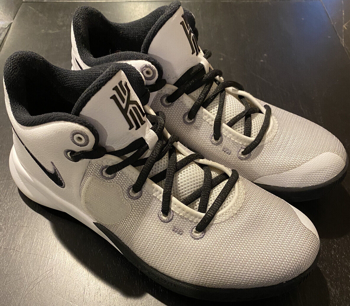 Nike Kyrie Irving - Flytrap III Nike Kyrie Irving - Flytrap III