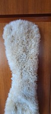 Mattes Lammfellüberzug  mondförmig Gr.75 cm