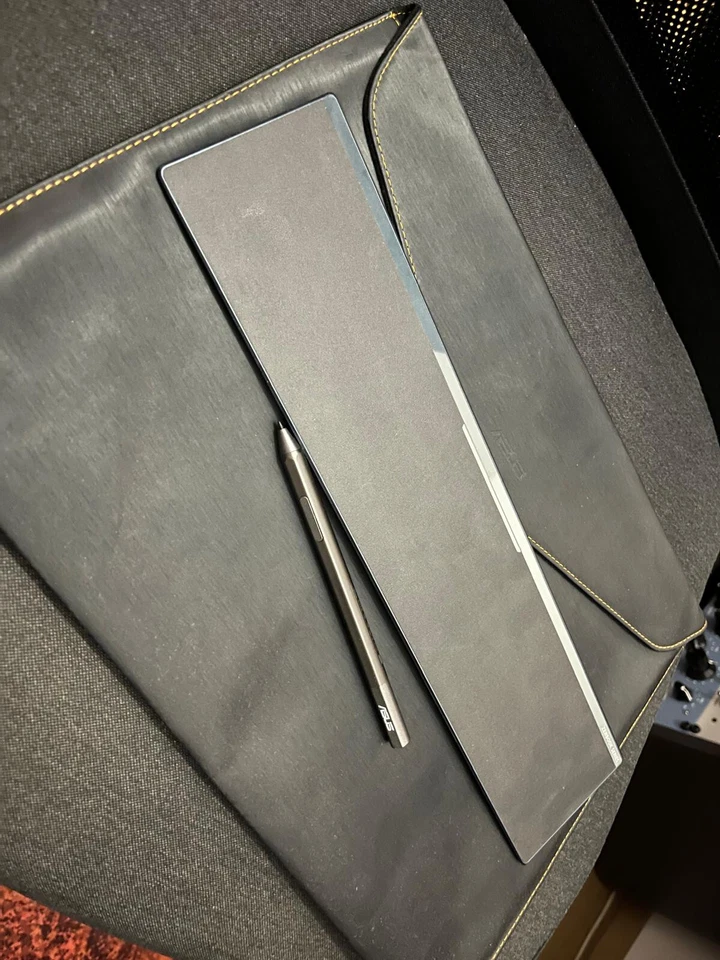 ASUS Zenbook Pro Duo 15 OLED (UX582, 12th Gen Intel) - Immagine 2 di 4