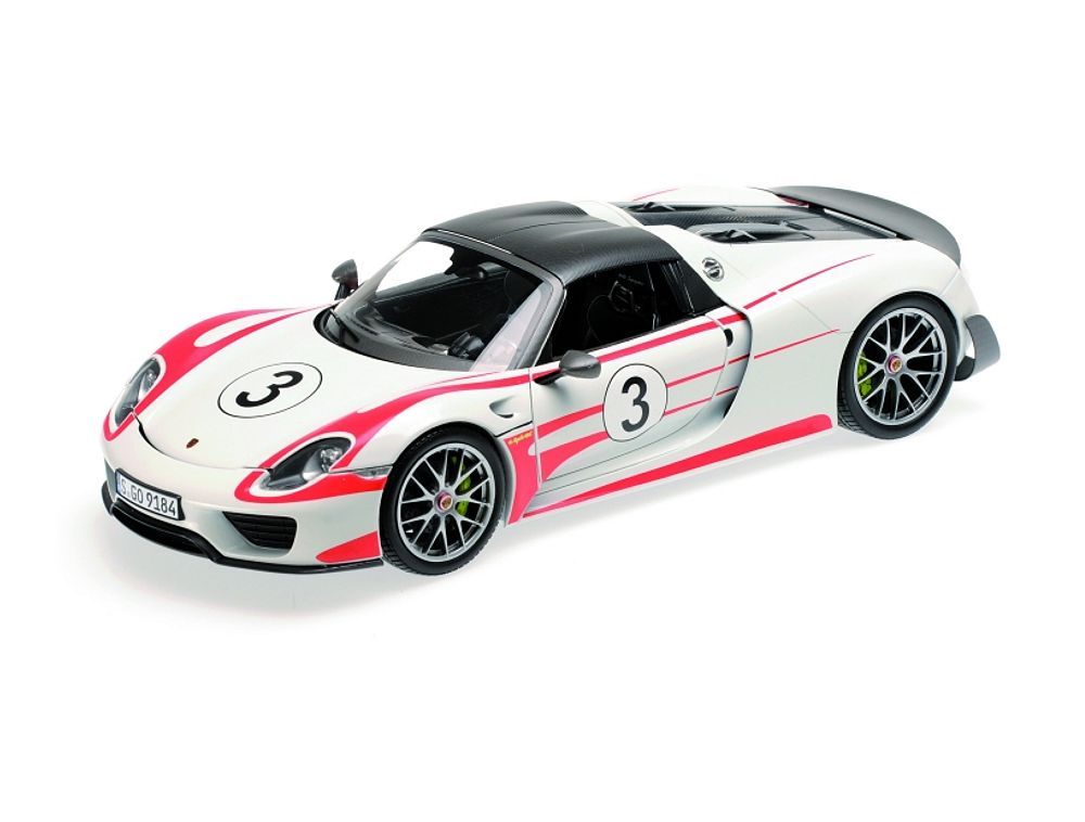【新品未使用】MINICHAMPS 1/18　ポルシェ 918 スパイダー MINICHAMPS 2013 Porsche 918 Spyder Weissach Package Salzburg 1:18