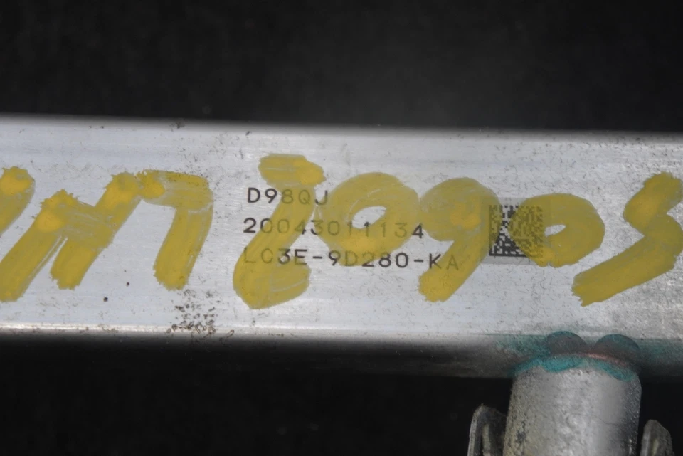 Left Fuel Injection Rail 4 Injector 7.3L LC3Z9F593A Ford F350 F250 SD 2020-24 - Image 4 of 4