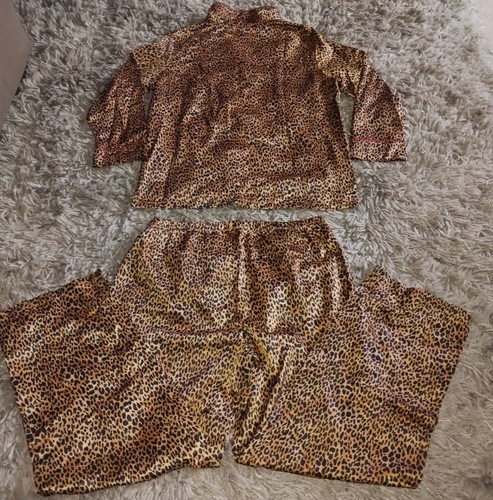 Chaps Leopard Animal Print Button Up Pajama Top & Pants Silk Feel Pajama Set - Picture 7 of 7