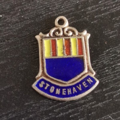 Schöner Vintage Sterling Silber Reise Schild Charm Stonehaven Souvenir 