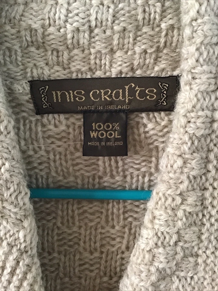 VINTAGE MADE IN IRELAND CABLE KNIT DOUBLE BREASTED. SLOUCHY SZ L CARDIGAN - Image 2 of 4